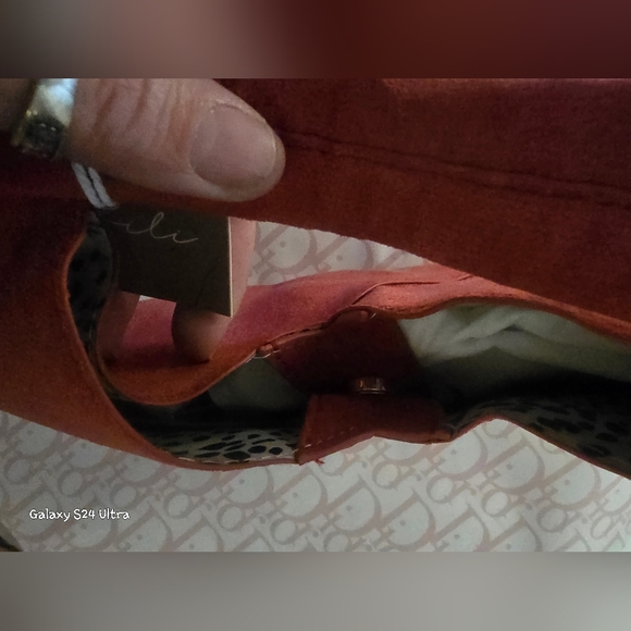 Mali Lili Ali Small Vegan Leather HoboBag NWT in Rust color - Picture 11 of 16